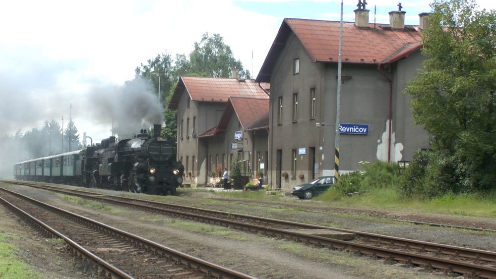 310 speeds through Revnikov in Czech Republic