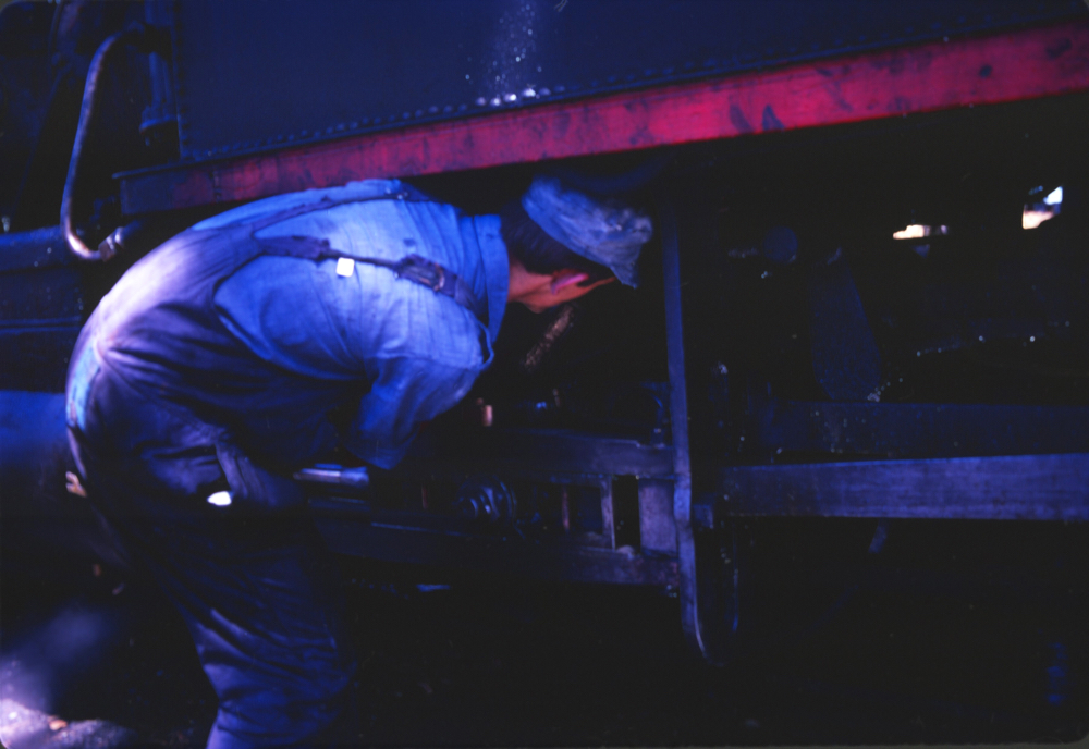 Puffing Billy oiling up