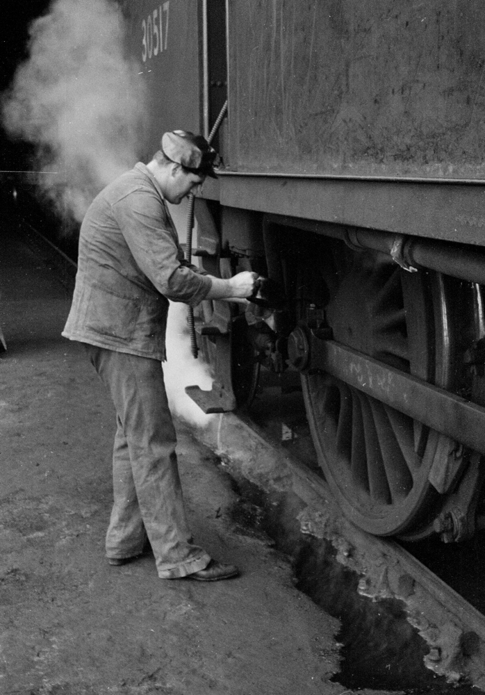 30517 topping up the bearings