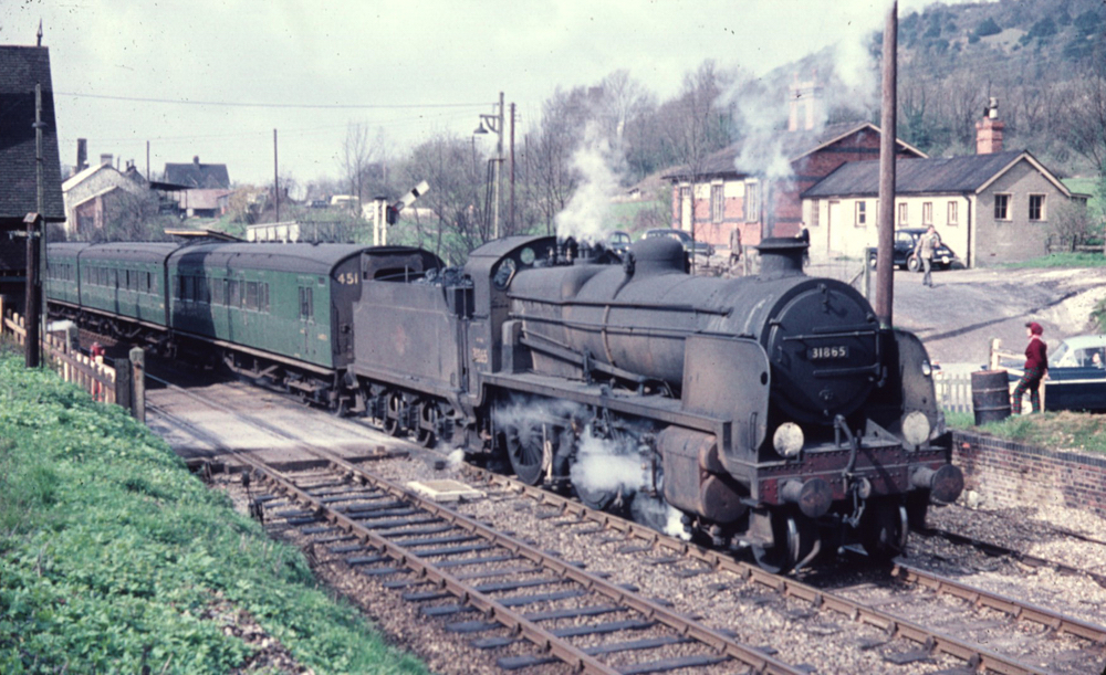 31865 leaving Betchworth for Redhill