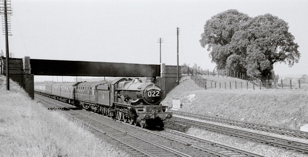 Up Cathedrals Express west of Reading